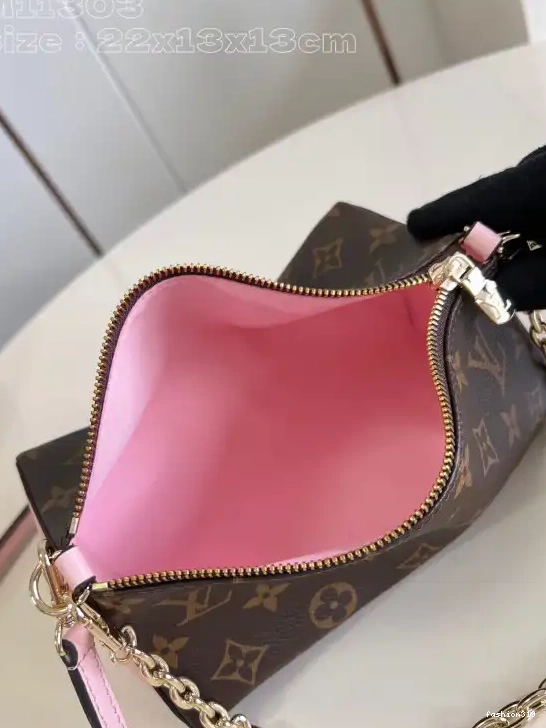 VUITTON Bloom Pouch-22.5*13*13CM LOUIS 0401